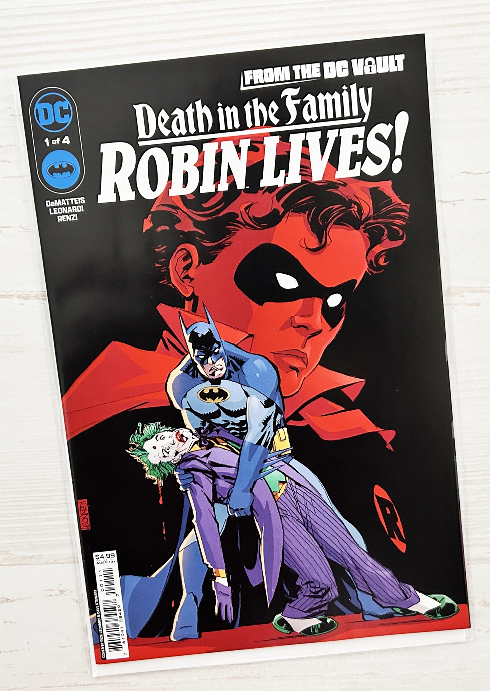 DC Vault: Death In The Family - Robin Lives #1 16752 - фото 31210